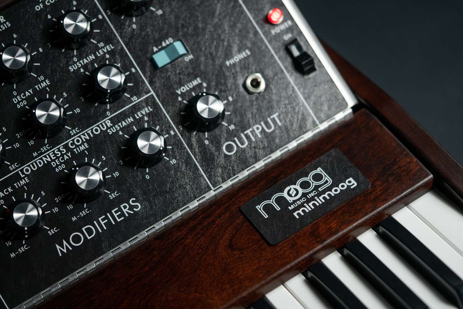 Minimoog model on sale d price